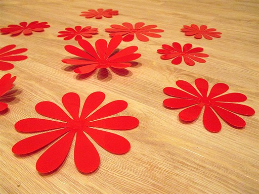 3D dekorace květy červená, 3D samolepky na zeď kytičky červené, 3D nálepky na zeď květy červené, 3D dekorace na stěnu kytičky červená