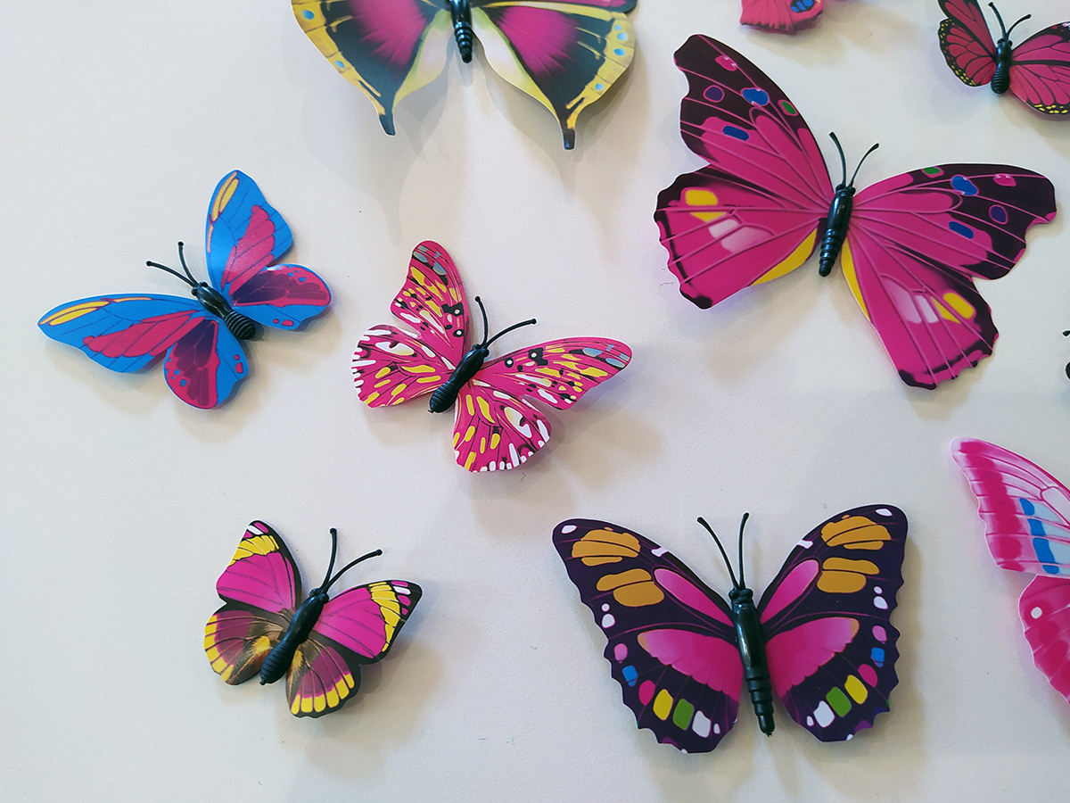3D dekorace motýli růžoví, 3D samolepky na zeď motýli růžoví, 3D nálepky na zeď motýlci růžoví, 3D dekorace na stěnu motýlci růžoví
