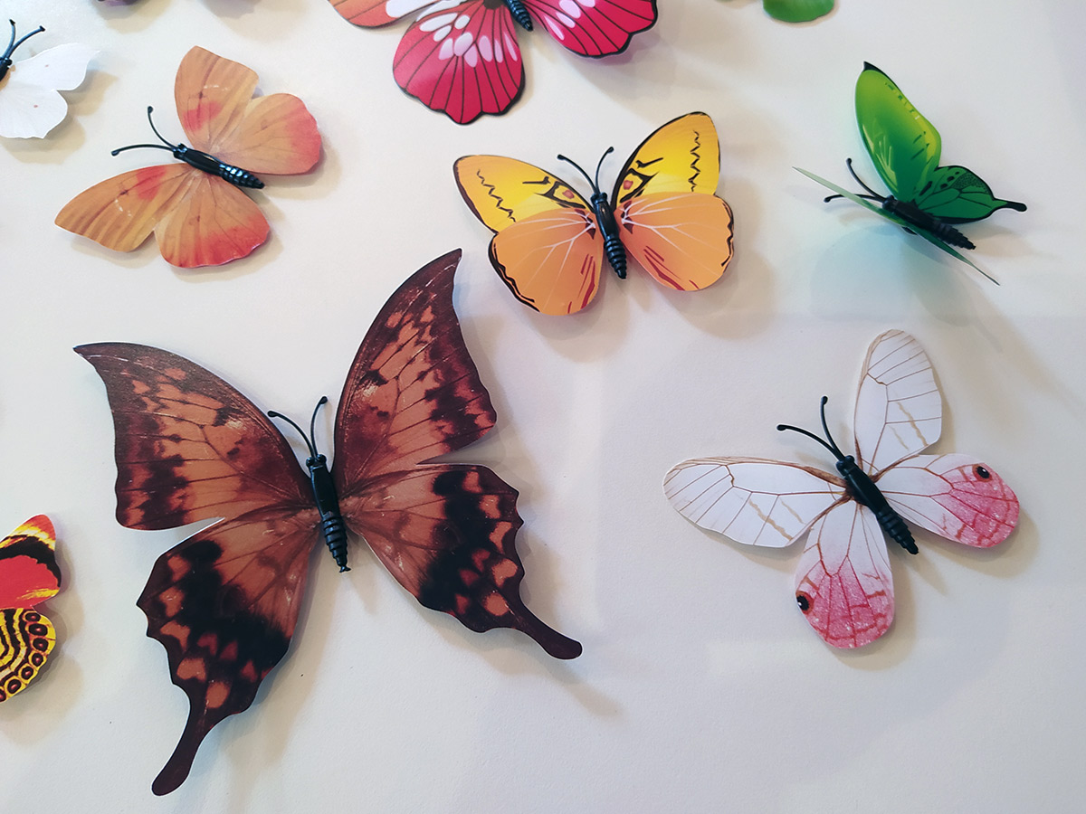 3D dekorace motýli mix barev, 3D samolepky na zeď motýli mix barev, 3D nálepky na zeď motýlci mix barev, 3D dekorace na stěnu motýlci mix barev